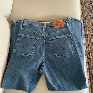 Levi’s high waisted taper jeans size 25